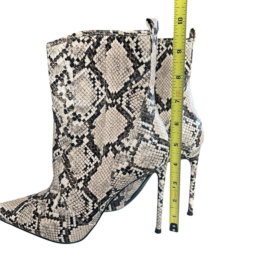 Winnie Harlow x Steve Madden 7.5 Tina Snakeskin Stiletto Ankle Boots - Picture 7 of 11